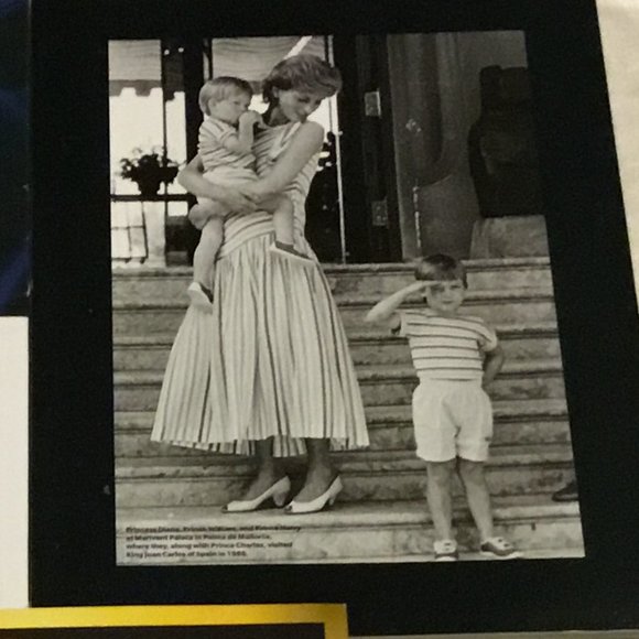 Lot of 3 collectible Princess Diana magazines - Picture 7 of 8